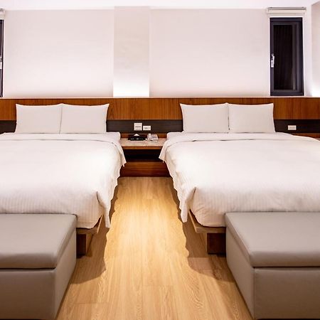 Beauty Avenue Inn Гаосюн Экстерьер фото